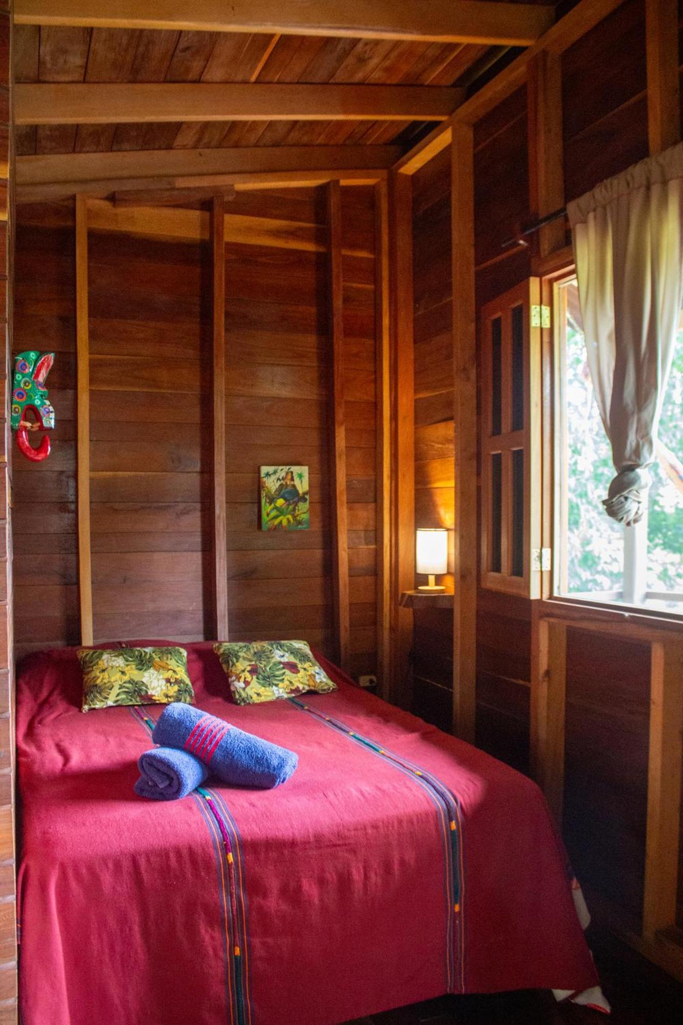 Alice Guesthouse エル・レマテ エクステリア 写真
