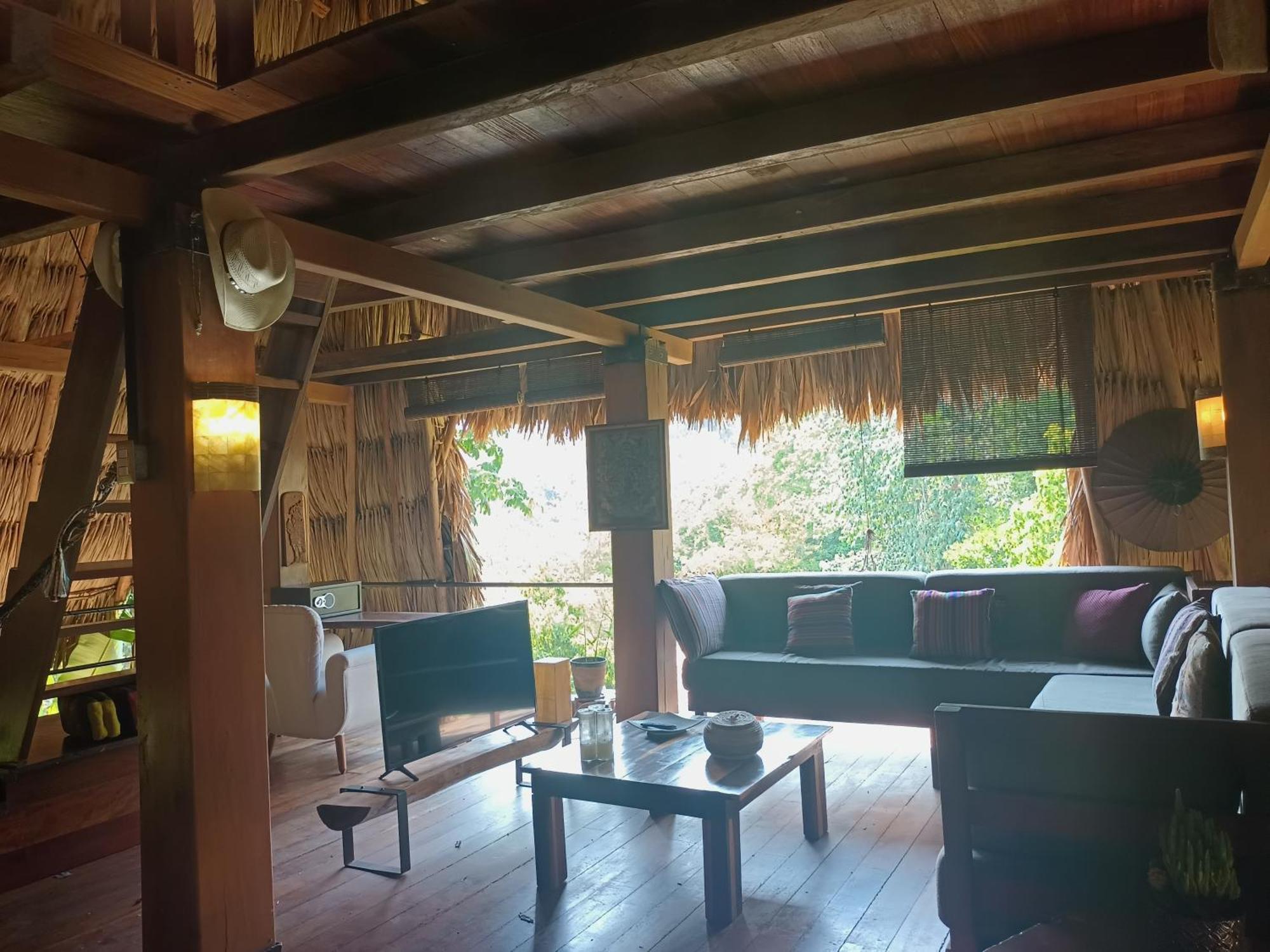 Alice Guesthouse エル・レマテ エクステリア 写真
